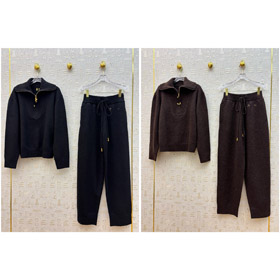 Schiaparelli nowy garnitur z dzianiny na pół zamku-5377  