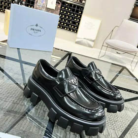 Prada skórzane buty (styl 2)